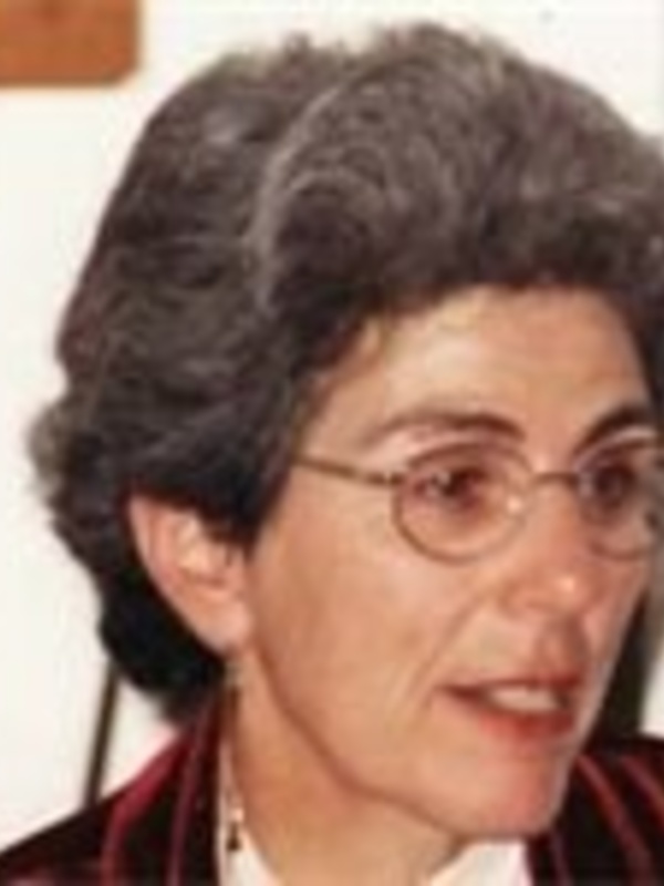  Vivien Perutz
