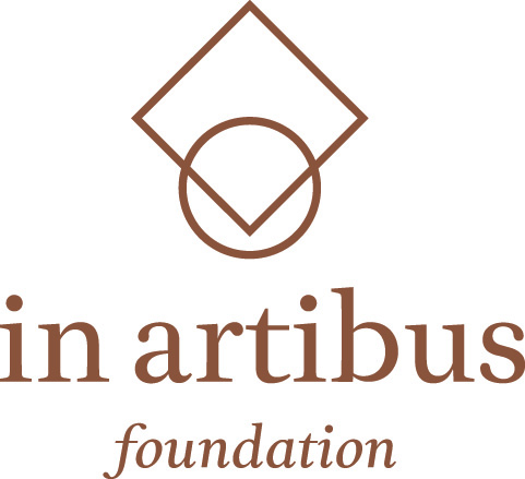in artibus logo