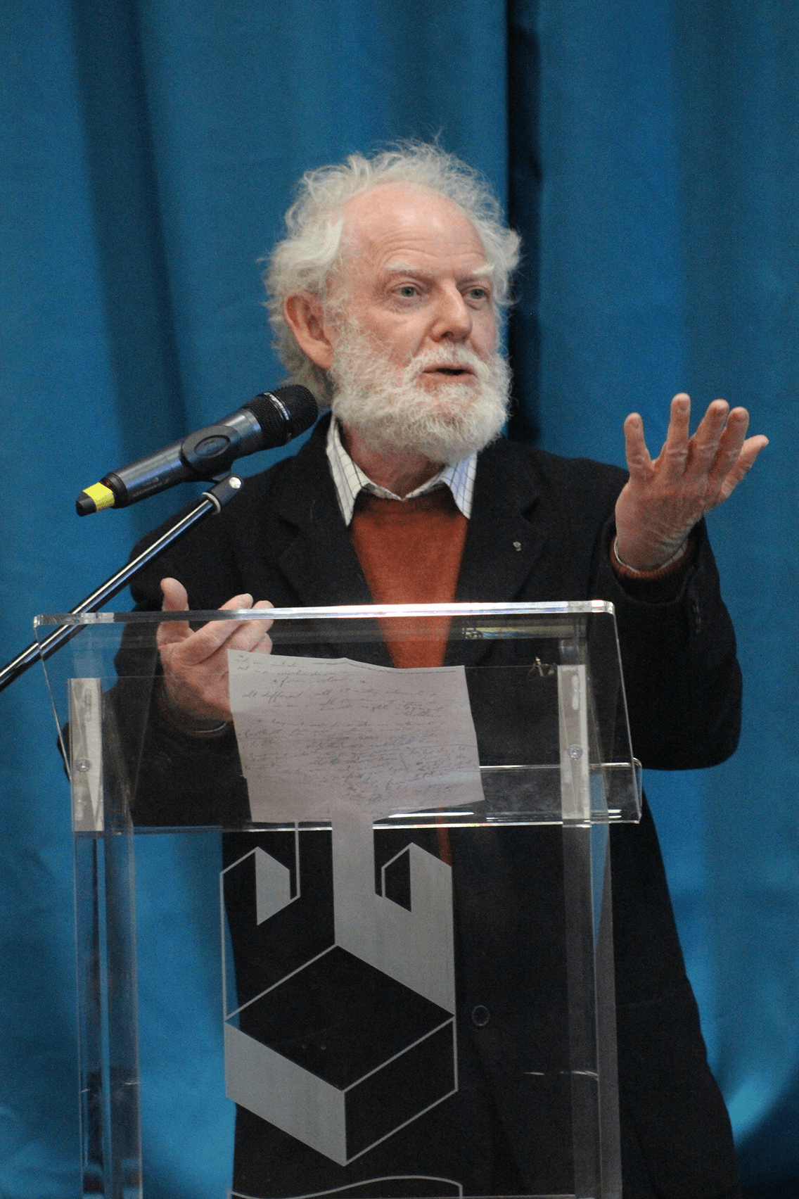 Professor Jean Michel Massing giving a speach
