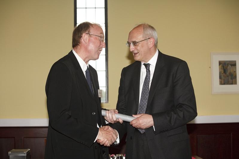 Dr David Oldfield awarded a Pilkington Teaching Prize
